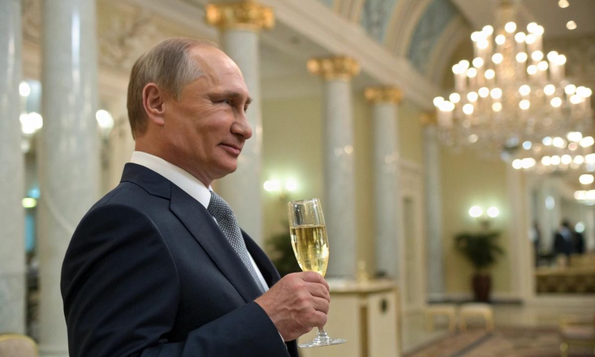 „Naujas karo su Vakarais etapas.“ Rusija trina rankomis