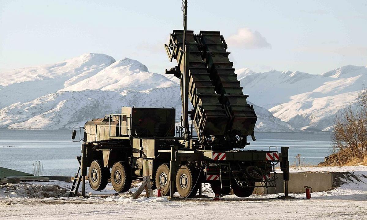 JAV atima įrangą. Šalyje kilo neramumai