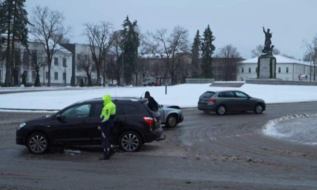 Kodėl sustabdę klausia „Kur važiuojate?“ Tikroji priežastis jus nustebins!