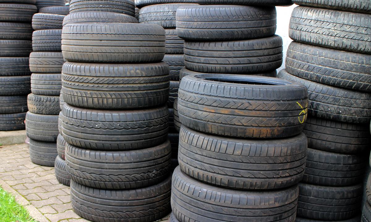 Kaip laikyti padangas po sezono. Svarbi 120 cm taisyklė