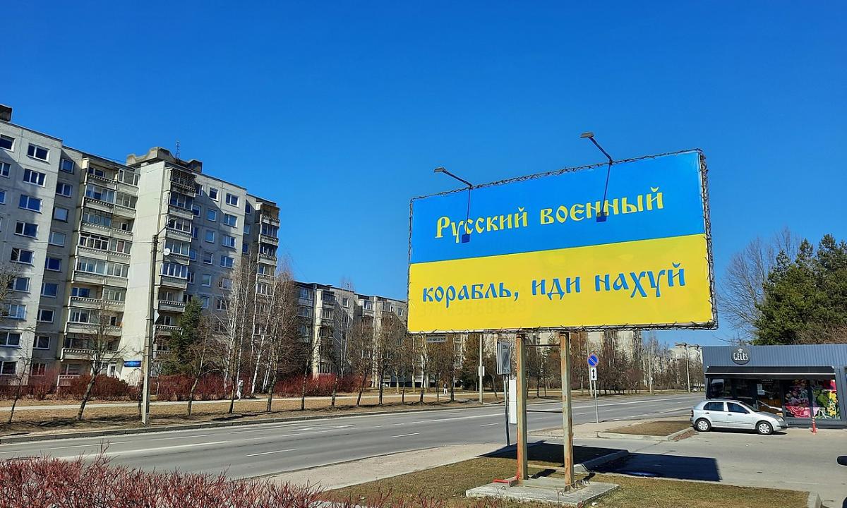 Diplomatas apstulbo: Kremlius pasiuntė Macrono patarėjus „rusų laivo kryptimi“