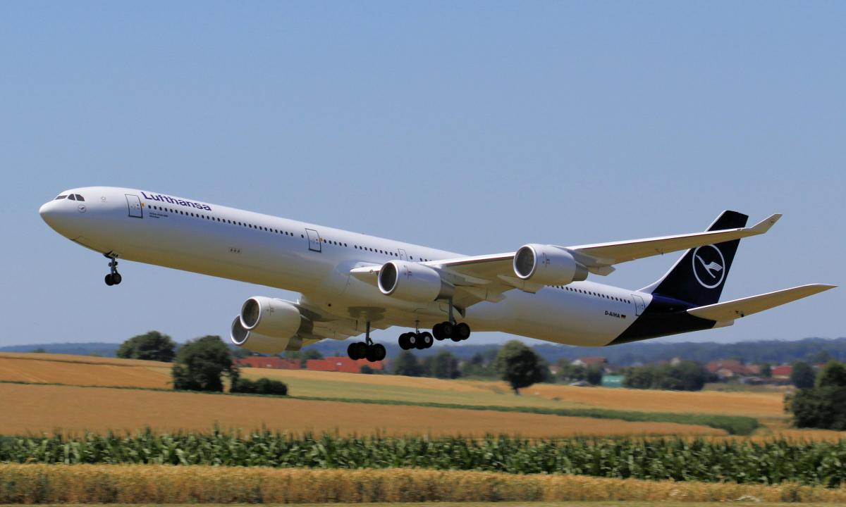 Tirono lėktuvas – nušluotas (FOTO)