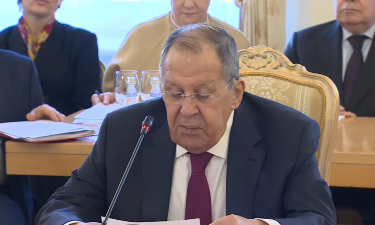 Lavrovo žinutė ką tik nuskriejo per visus kanalus. Kaukės nukrito