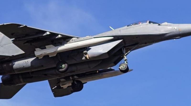 Serbijos MiG-29 ginkluotas CM-400 raketomis