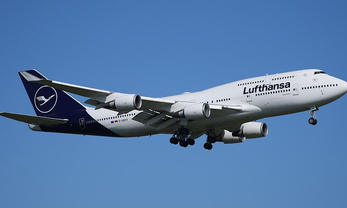 Turbūt apie tai nesusimąstėte. Kodėl keleiviniai lėktuvai masiškai dažomi baltai? 