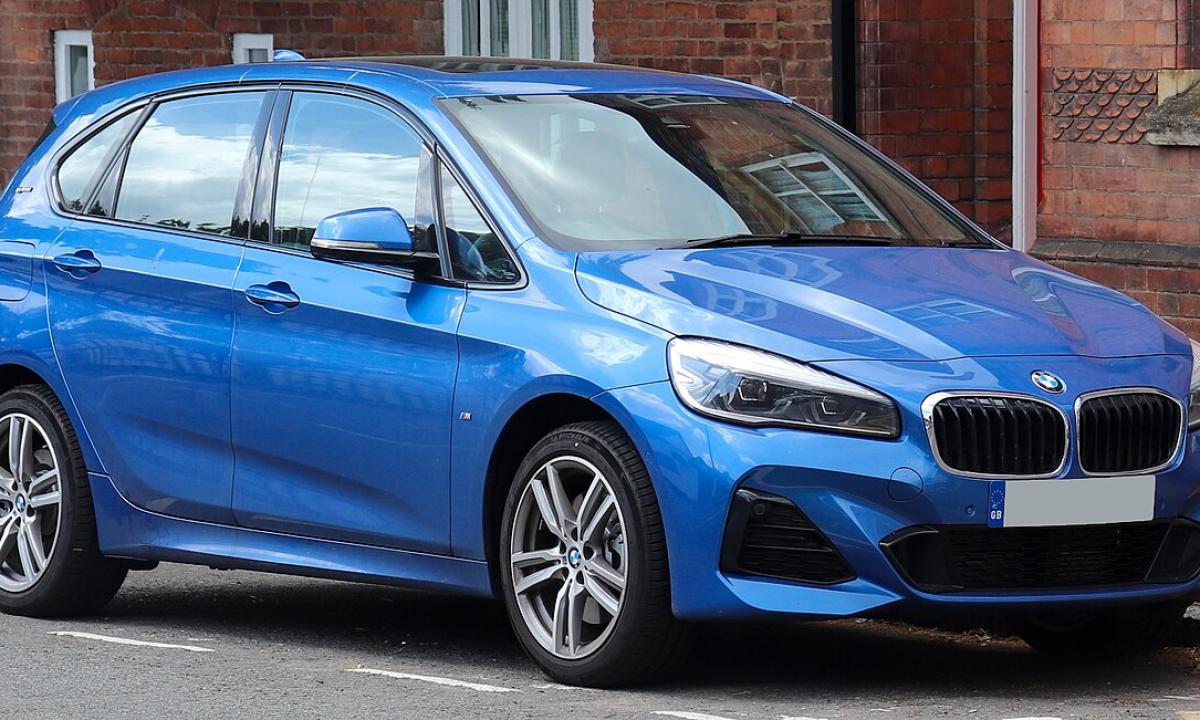 Ar įkraunami hibridai yra bedugnės? „Remontas kainuoja turtus“