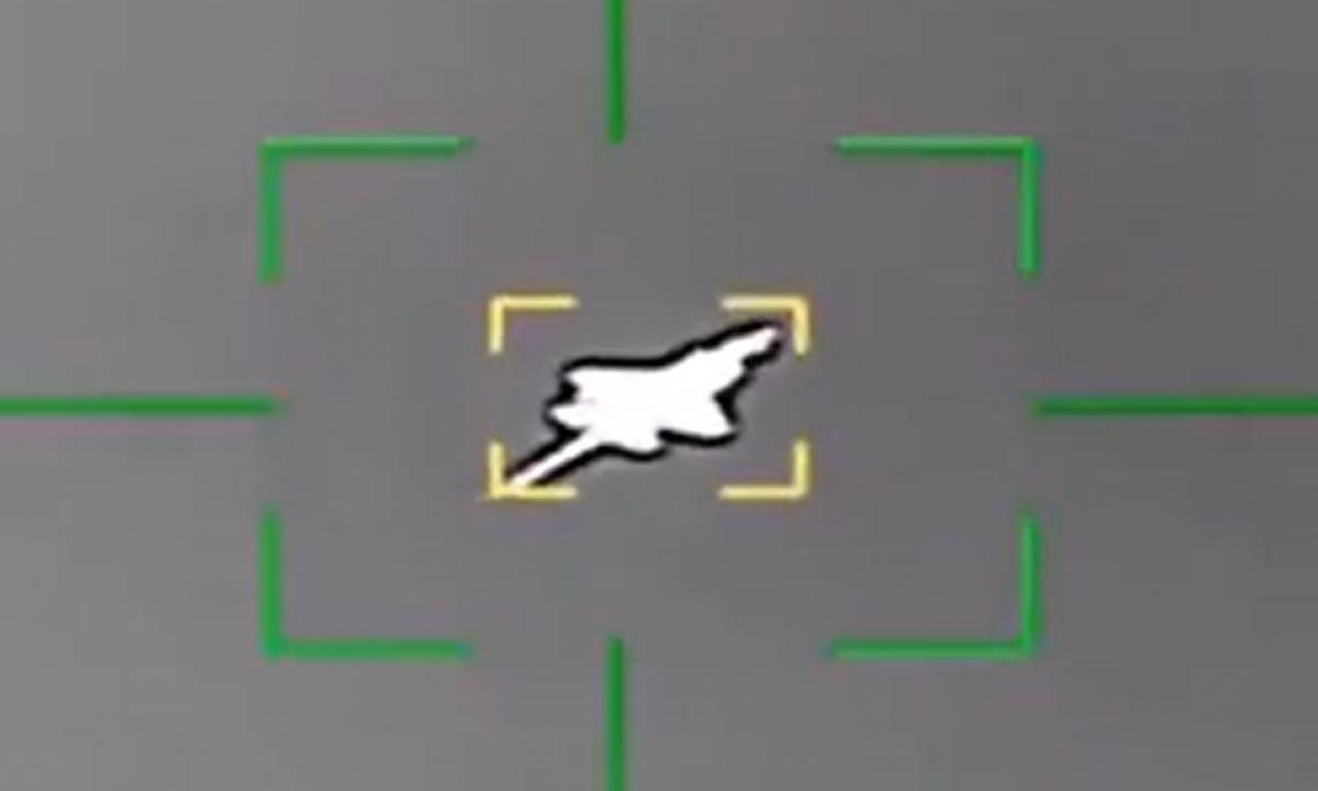 Iranas tai padarė? Labai keistas įrašas su amerikiečių F-35 (Video)