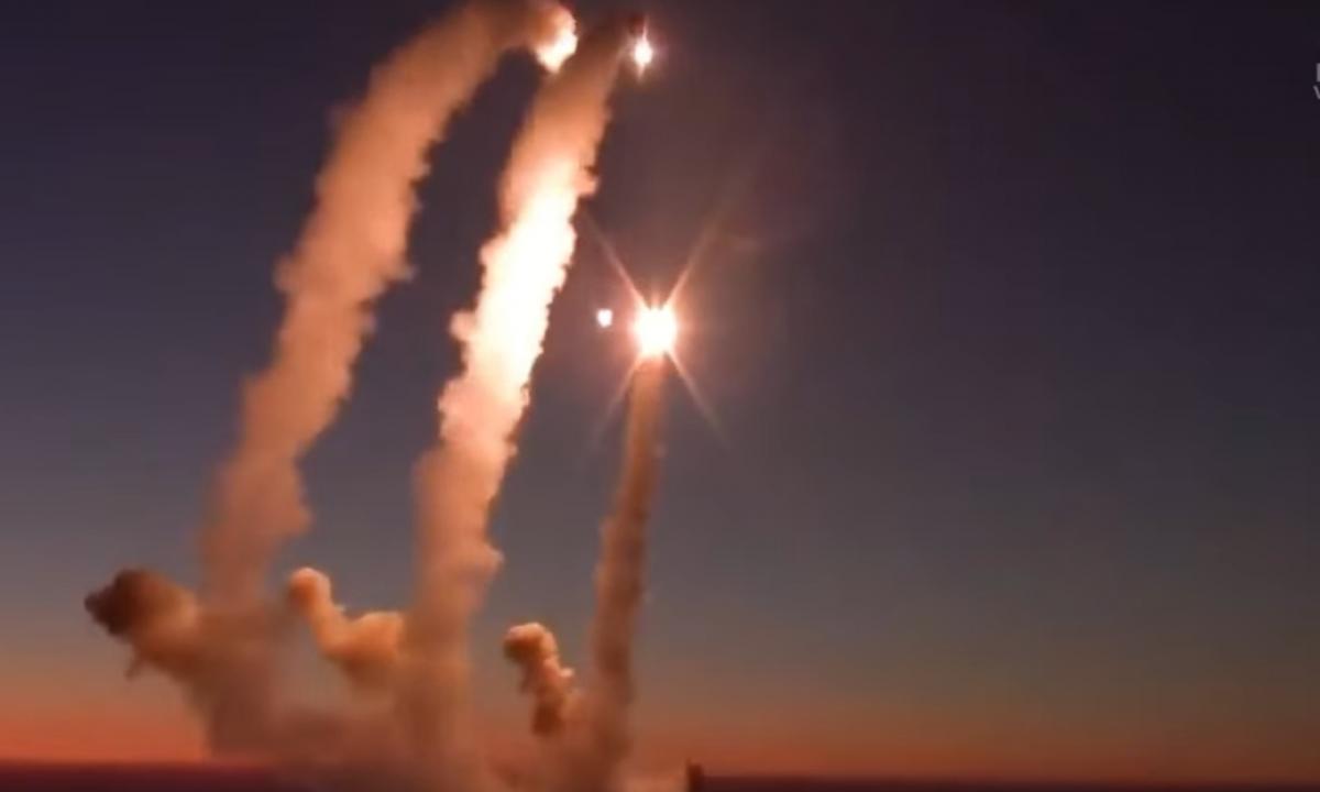 Kariai griebiasi už galvų: jie šaudo „auksu“