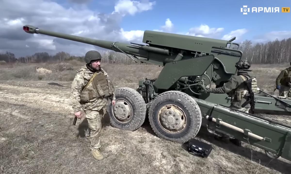 Ateina „Bohdana-BG“: 147-oji brigada rašo taisykles sviediniais, ne vadovėliais