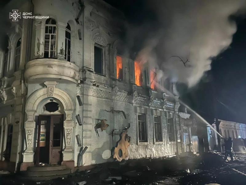 Istorinis pastatas Černichivo regione po rusų atakos.