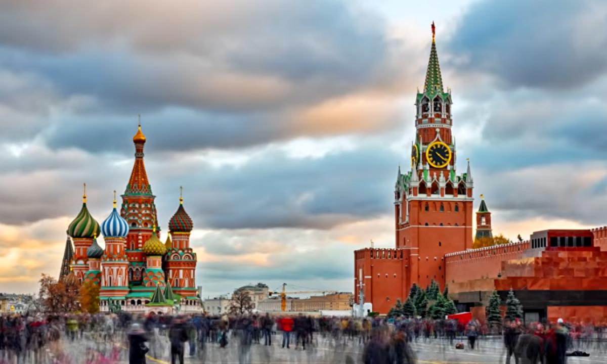 Panika Kremliuje – ant stogų jau tempia kulkosvaidžius. Štai jums ir „viskas pagal planą“ (Video)