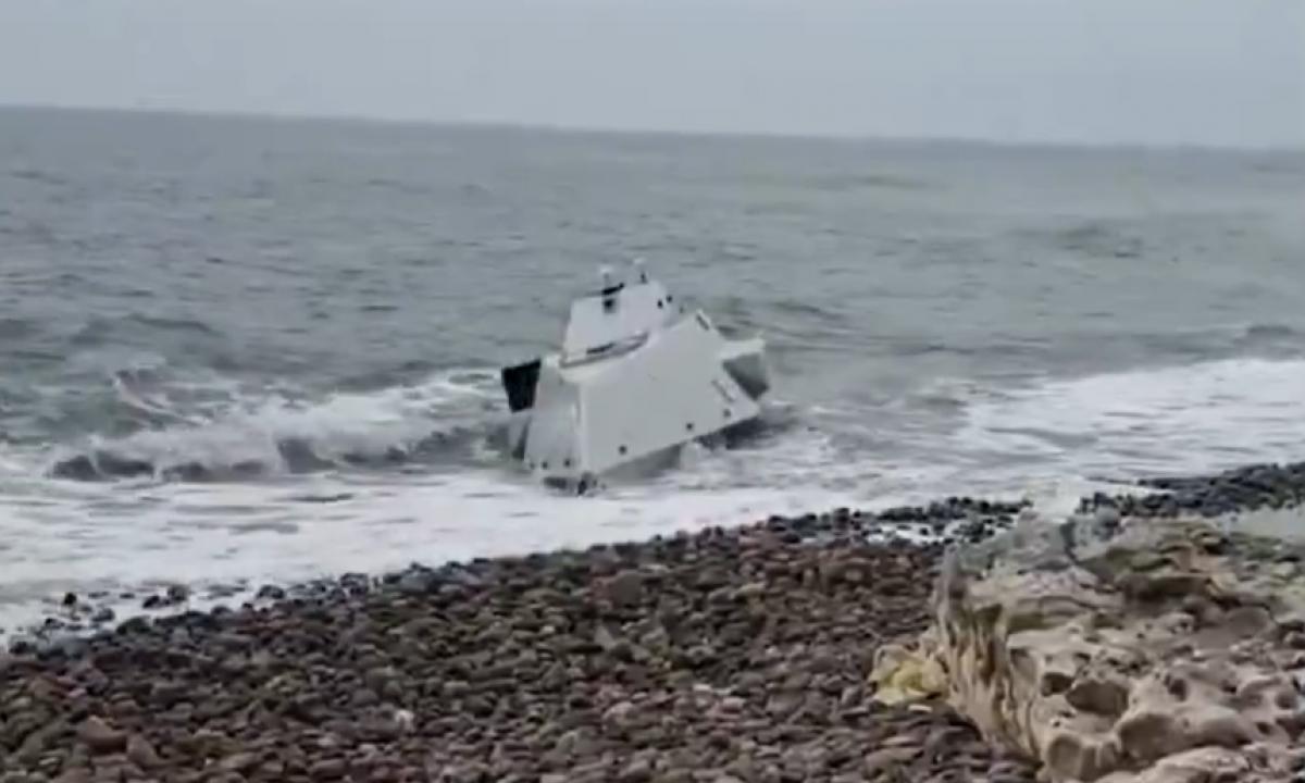 Kokia čia ateivių technologija. Išplautas ant NATO valstybės kranto (Video)