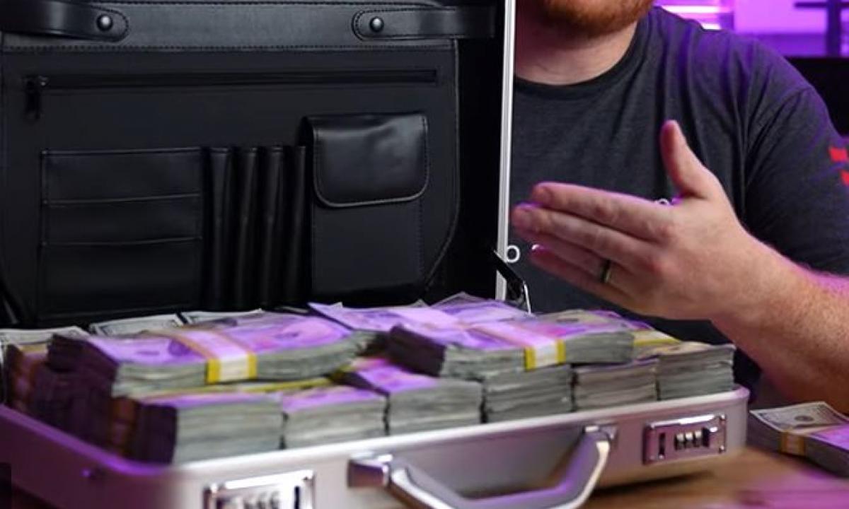 Milijonieriai desperatiškai bėga nuo karo: bet – ne į Šveicariją. „Išgyvenimo algoritmai“