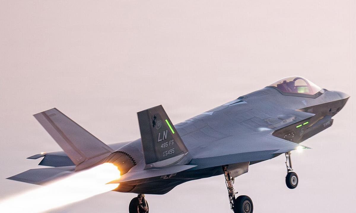 Naikinamas Iranas nepasiduoda ir grasina ilgu karu. Skelbiamos 5 Irano sąlygos karui užbaigti