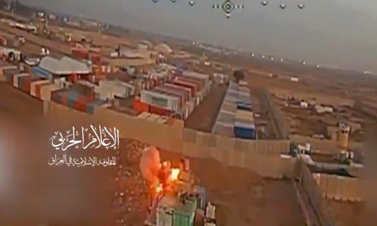 Jie pataikė į radarą ir „Black Hawk“ sraigtasparnį. Kovotojai tyčiojosi iš JAV (Video)