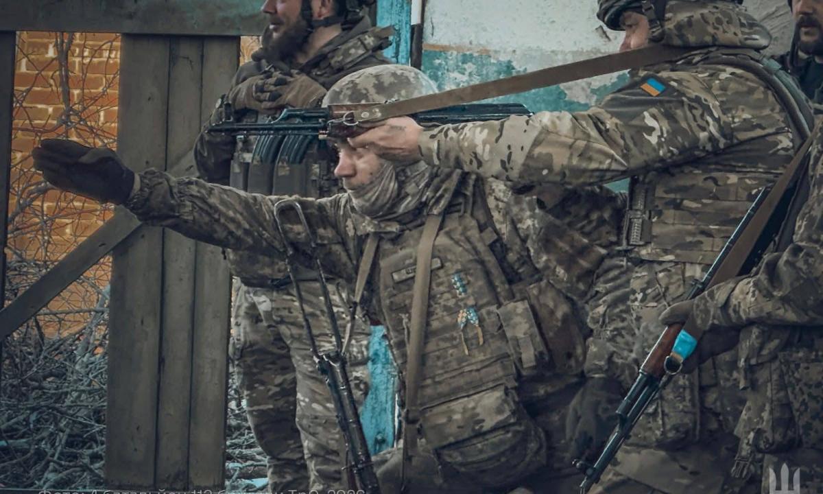 Jie daužo tuštumą, kol kariai juokiasi bunkeriuose. Sužinok, kaip viena gudrybė degina milijonines agresoriaus raketas