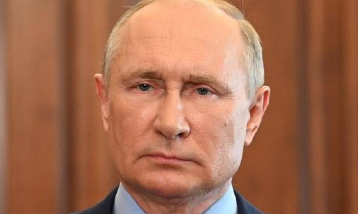 Padvigubins pastangas „užsukant varžtus“ Putinui