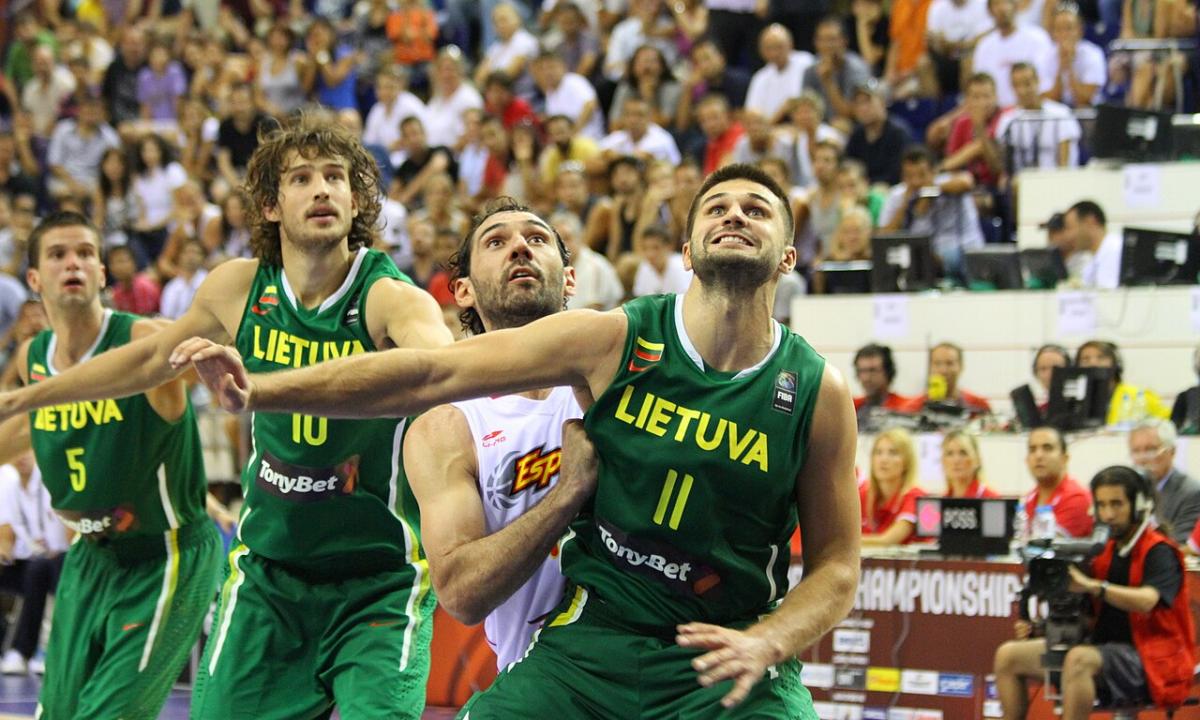 Aukščiausios pasaulio tautos. 174,15 cm. Kur Lietuva?