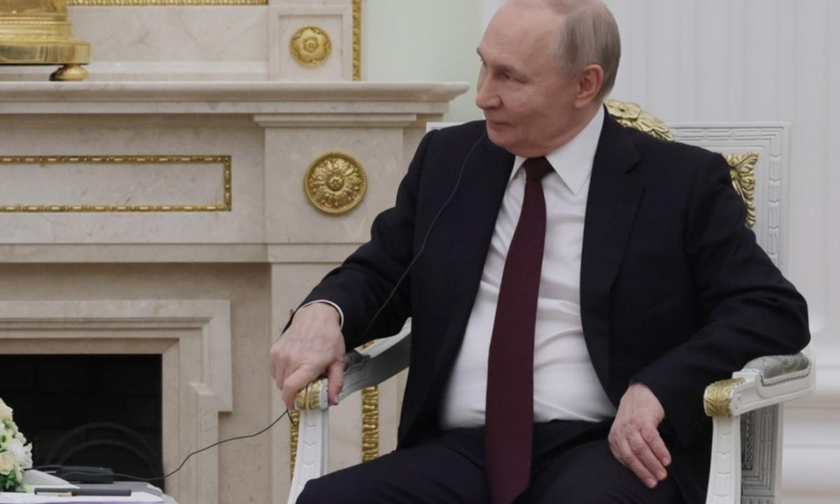 Prasti reikalai? Putinas surengė slaptą susitikimą, kuriame paskelbė keistą prašymą