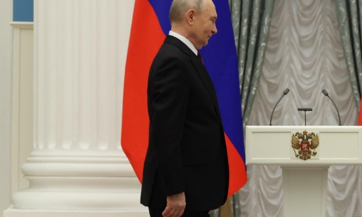 „Reitingai stipriai smunka, žmonės nebepalaiko Putino!“ Ko Vakarai nesupras apie Rusiją