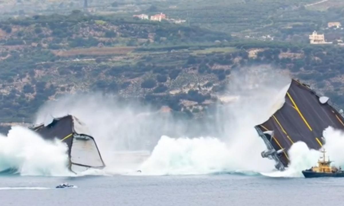 [ŽT] 17 peilių į lėktuvnešio šoną: jie meta precedento neturintį iššūkį 