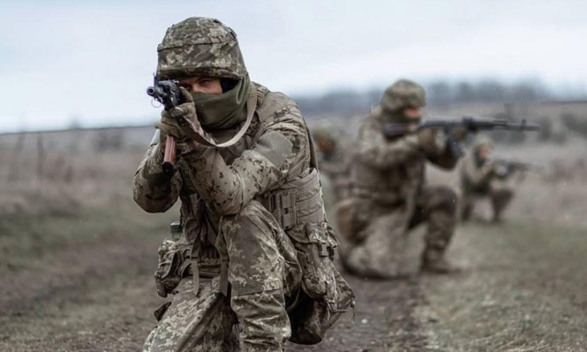 „Atsineškite savo ginklus ir dronus“: Suomija ruošiasi baisiausiam scenarijui – mobilizuoja civilių arsenalus!