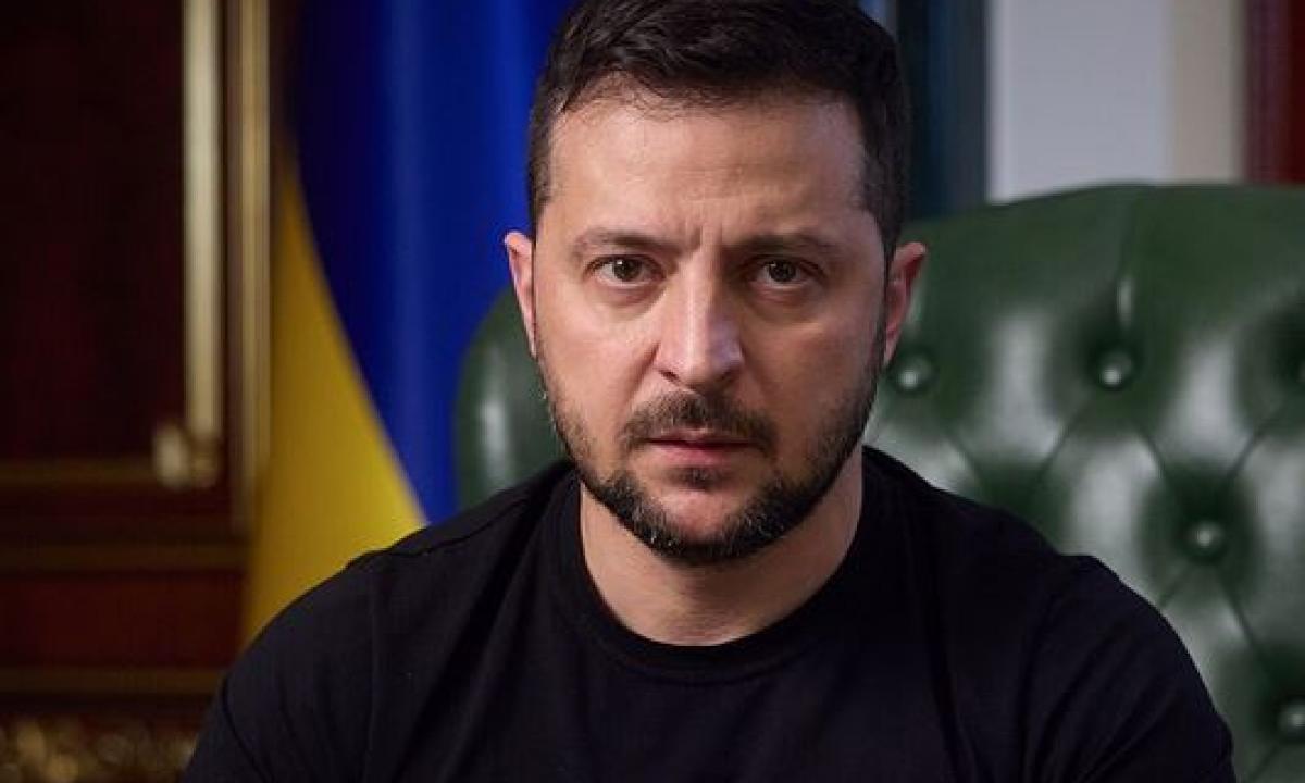 BRANDUOLINIS ULTIMATUMAS: Zelenskis rėžė Vakarams – „arba NATO, arba susigrąžiname branduolinį ginklą“