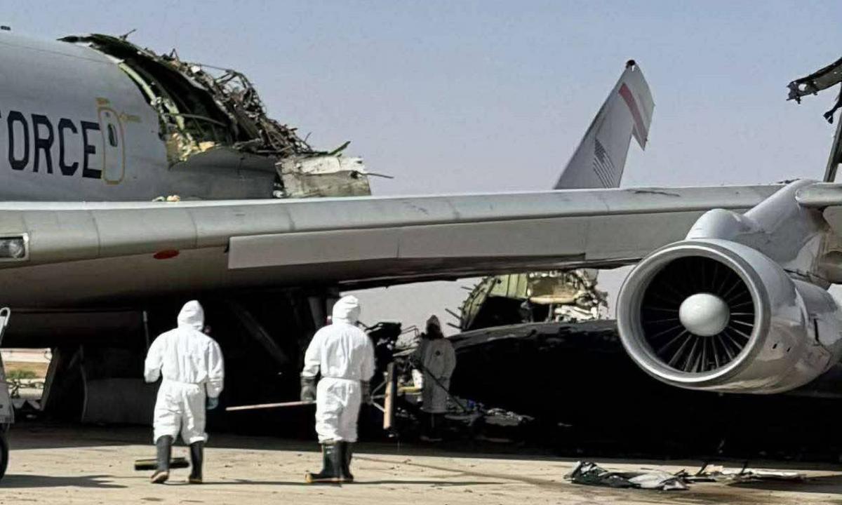 Smūgis JAV oro bazei. Pasirodė nuotraukos su unikaliu Irano sunaikintu lėktuvu (FOTO)