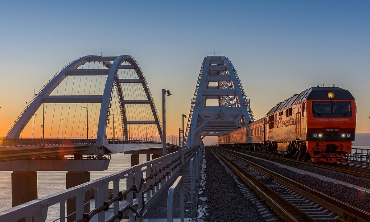 Tik branduolinis sprogimas: „Flamingo“ kūrėjas rėžė tiesą apie Krymo tiltą