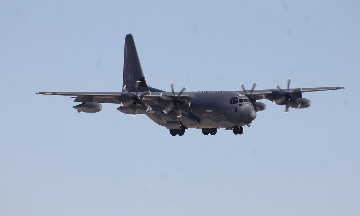 Irane pastebėtas ypatingas amerikiečių lėktuvas. Galima nuspėti, kas vyksta (Video)