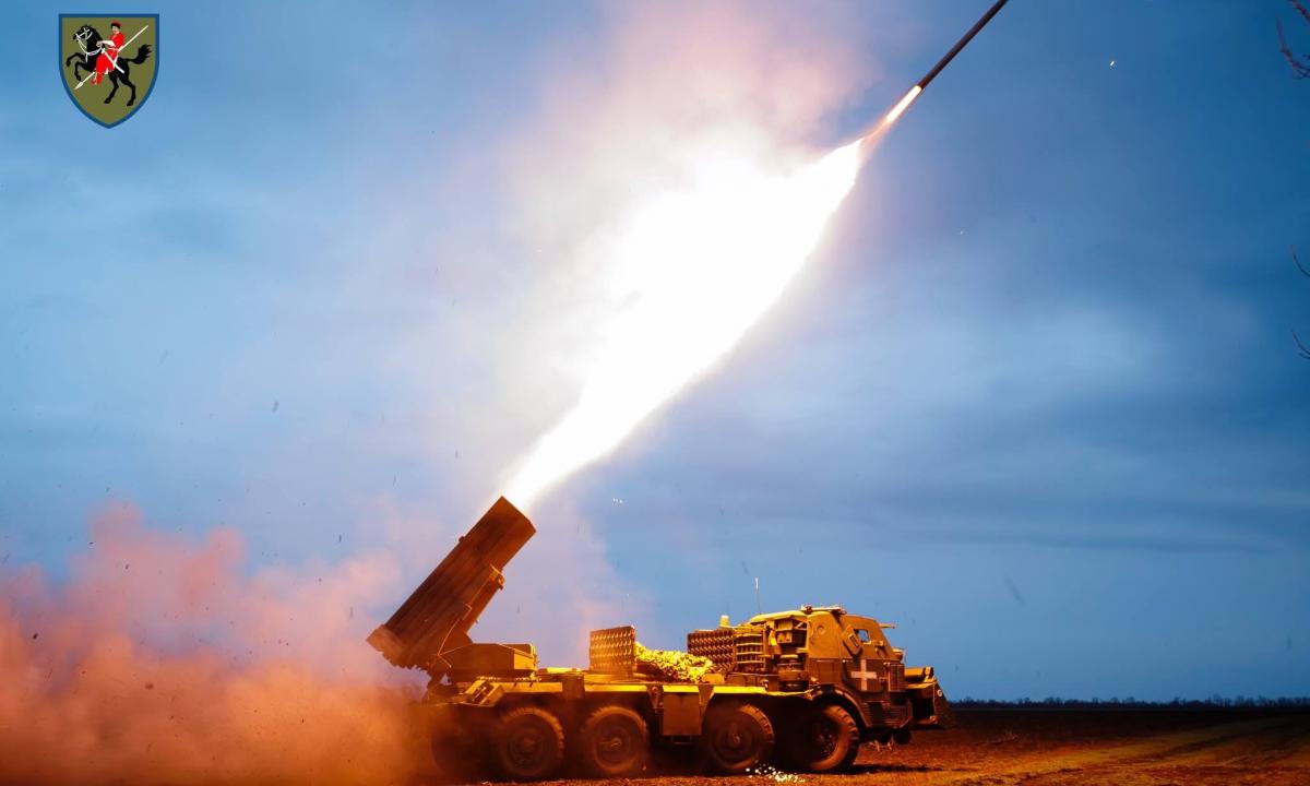 Medvedevas atvyko. „Pulkite!“