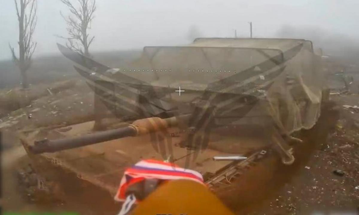 Jie bandė pulti rūke. Rusai sušaudė „Abrams“ į gabalus