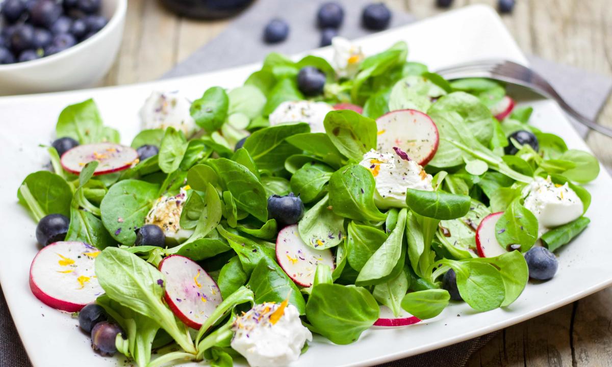 Niekada nepirkite tokių salotų. Nepatikėsite, kas yra viduje
