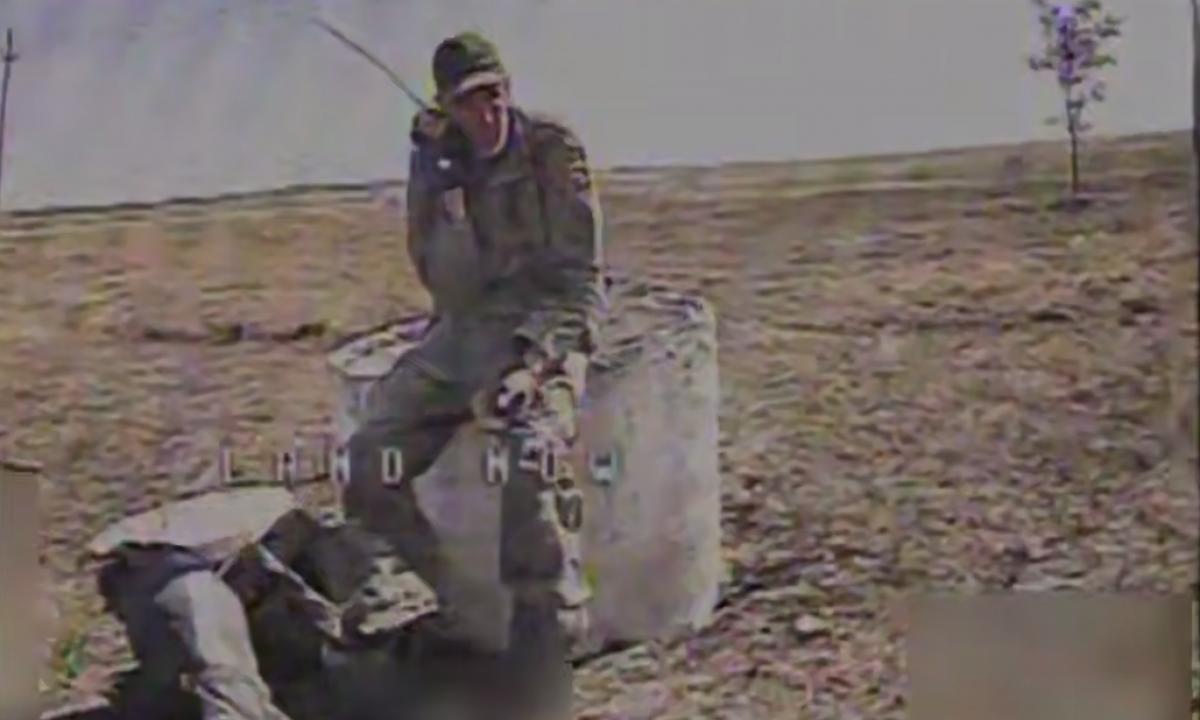 „Vade, aš – du šimtasis! Priimta, išbrauksiu.“ Pašiurpo abi fronto pusės (Video)