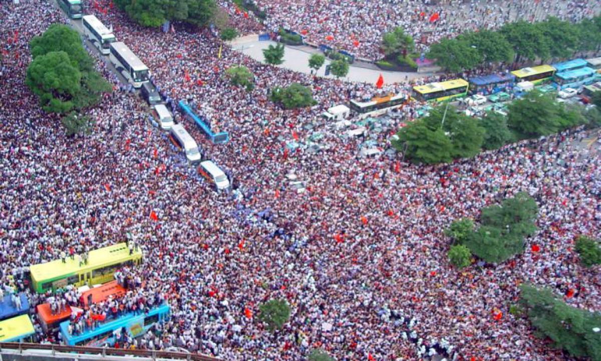 Riba oficialiai viršyta. Planetoje yra per daug žmonių