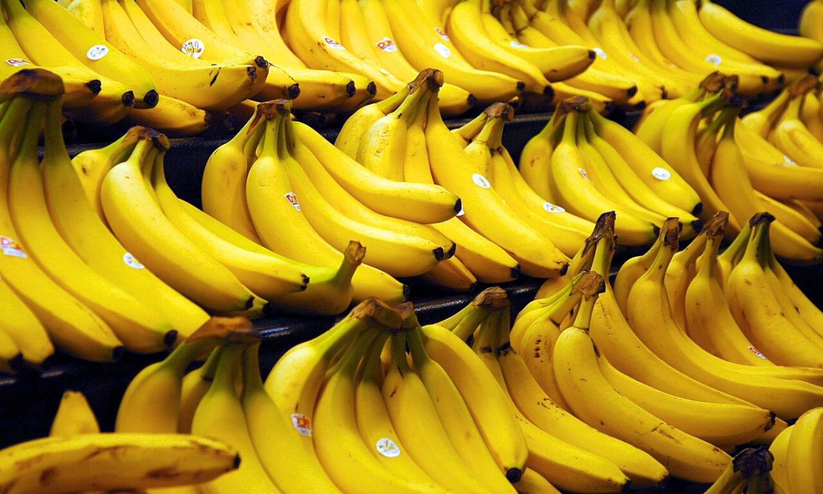 Geltonasis „nuodas“ jūsų lėkštėje? Dietologai įvardijo ribą, kurią peržengus bananai tampa pavojingi