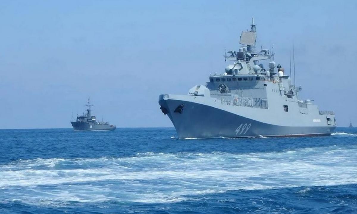 Rusijos Juodosios jūros laivynas sumažėjo vos iki 7 karo laivų. Ukraina juos medžioja po vieną (Foto, Video)