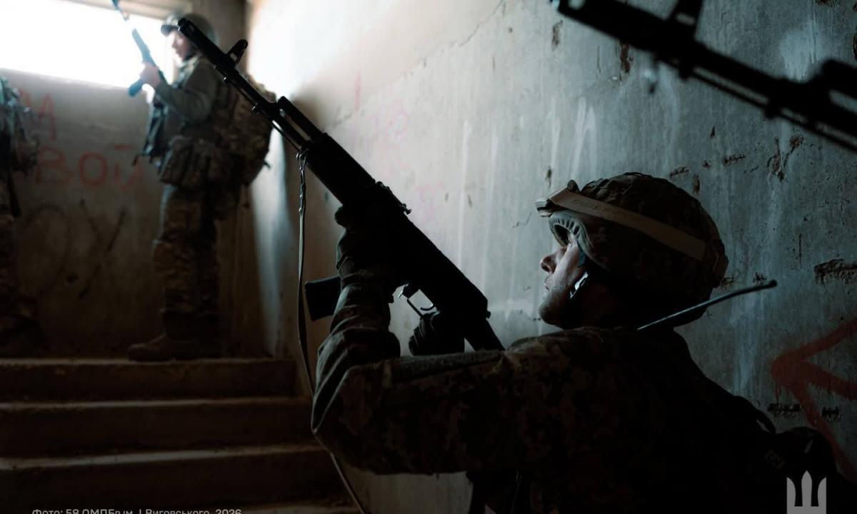 „Tylos zona“: neregėto masto rusų karių ir sunkiosios technikos permetimas (Video)