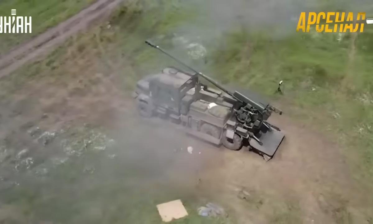 Smogė, sutraiškė, išnyko. 21 sviedinio pragaras per 180 s. Jau Ukrainos rankose (Video)