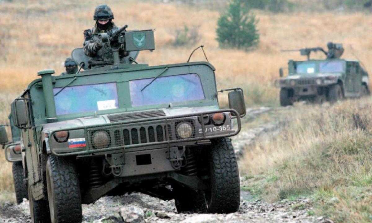 Ne tik JAV. Dar viena šalis svarsto pasitraukti iš NATO? „Mes pažadėjome tautai“