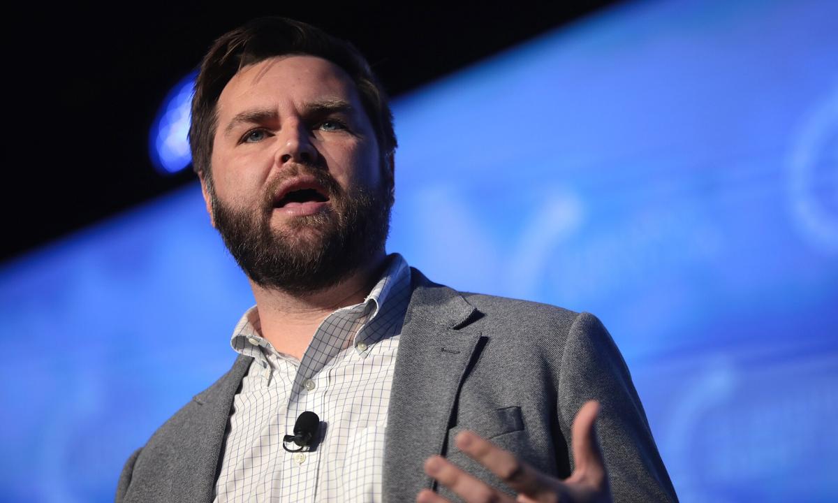 Trumpas patiekė „užnuodytą taurę“. Ekspertai neturi iliuzijų – JD Vance'as turi problemą