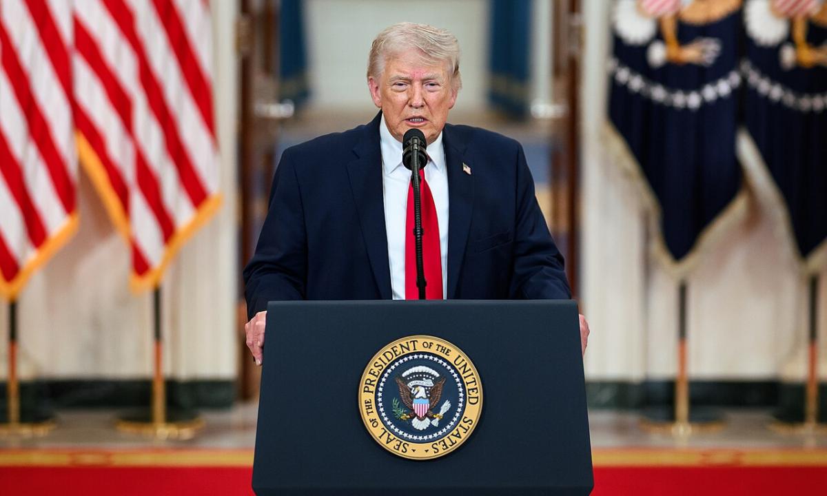 „Tai yra praeities dalykas.“ Rusai Ukrainoje išmėtė propagandinius lapelius (Foto)