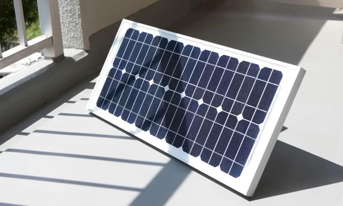 Ar tai energetinis išsigelbėjimas daugiabučių gyventojams, ar brangus žaislas: „Lidl“ pigios saulės jėgainės išties „nurašys“ jūsų elektros sąskaitas? (Video)