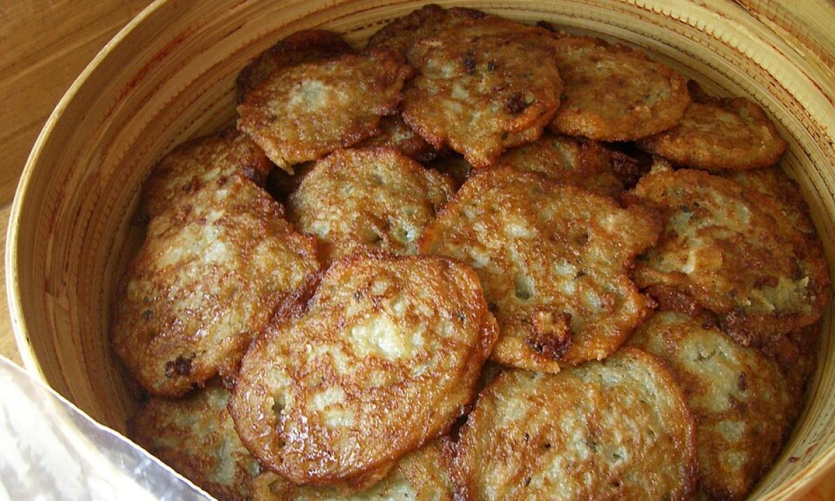 Daugiau jokių kiaušinių! Bulvinių blynų paslaptis: ingredientas, kurio nenaudoja 90% lietuvių