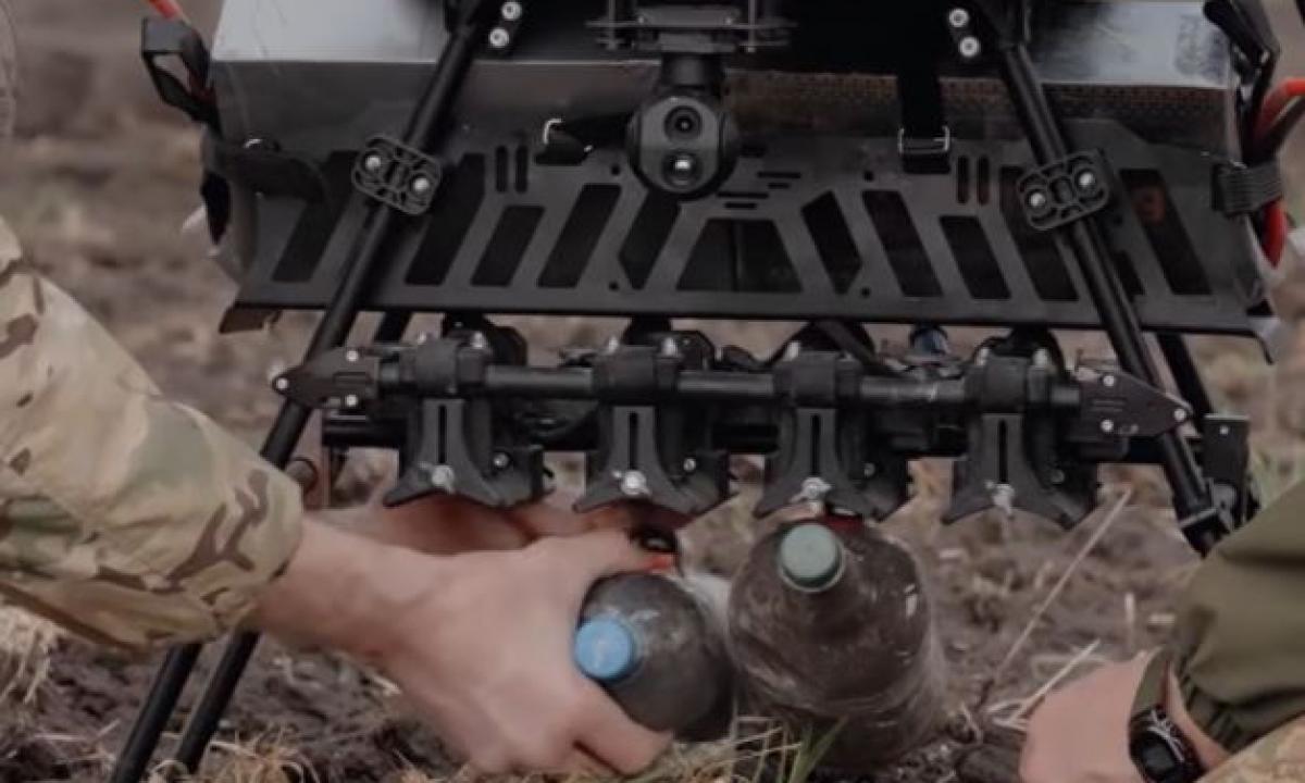 Dangaus „Vampyras“ kyla medžioklei: ukrainiečių skraidanti tvirtovė, kurios bijoma labiau nei artilerijos (Video)