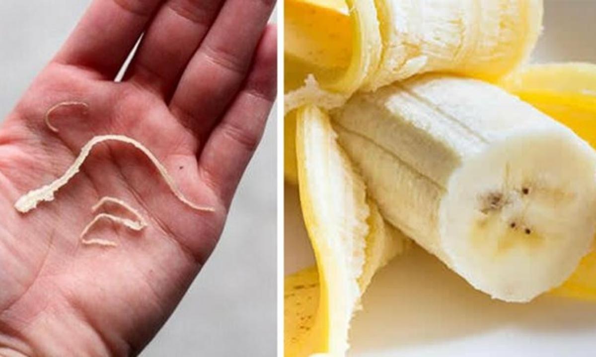 Bananus valgote neteisingai! Pasakė, ką daryti su keistomis „virvutėmis“ lupant vaisius (VIDEO)