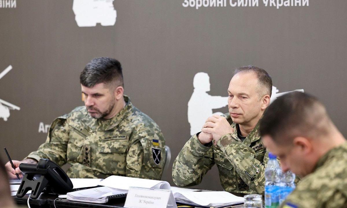 Slaptas 100 vadų susitikimas. Ką sumanė Syrskis?