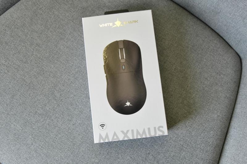 „White Shark MAXIMUS" pelės pakuotė.