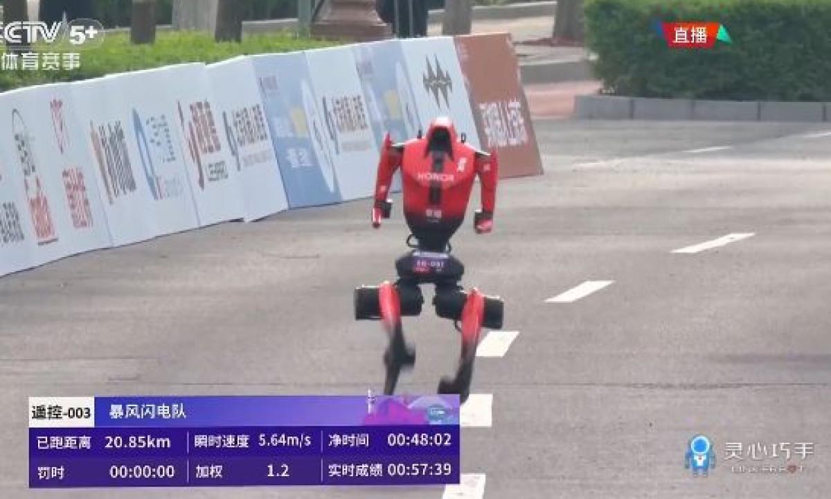 Sensacija – 50 minučių ir 26 sek: robotas triuškinamai sumušė pasaulio rekordą ir... rėžėsi į tvorą! (Video)