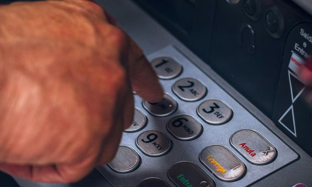 Sistemos lūžis, kurio niekas nesitikėjo: „tūkstančiai pilnų vežimėlių“ liko prie kasų